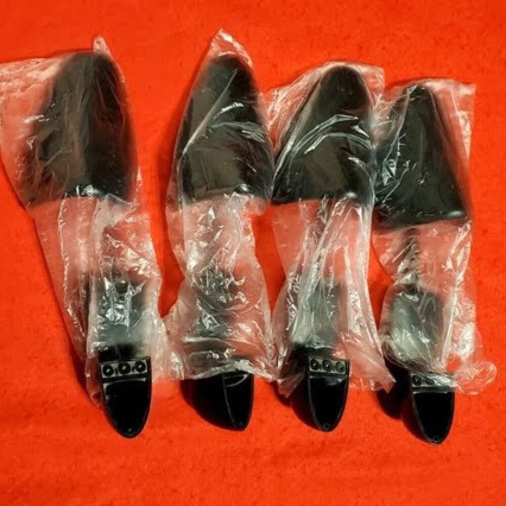 4PC Shoe Trees Fits - Unisex Size 6 thru 12 - 4 piece Spring Loaded Set - VGC